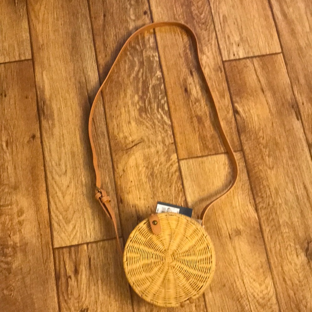 Universal thread purse